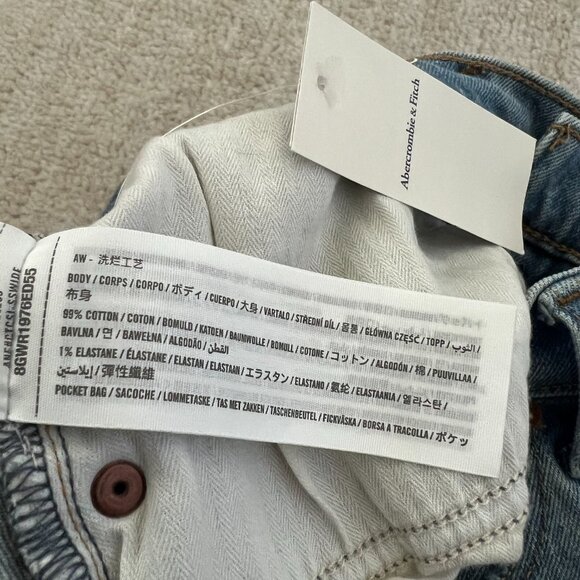 NWT Abercrombie & Fitch High Rise 4" Mom Jeans Denim Shorts 31/12 Blue Cutoff - Picture 10 of 11